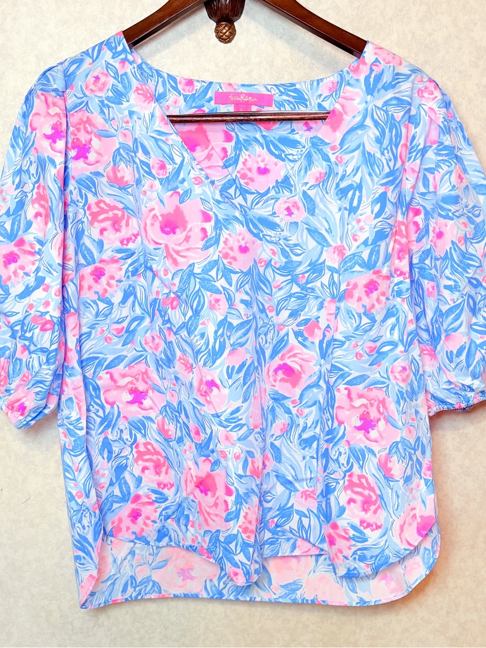 Lilly Pulitzer My Little Peony Bondi Blue Floral Hidden Horse Top Size L - Picture 2 of 10